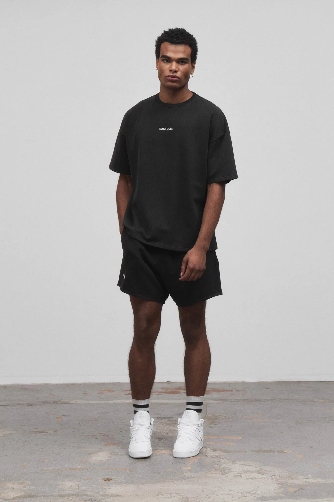 BOXY man SHORTS in WASHED GREY