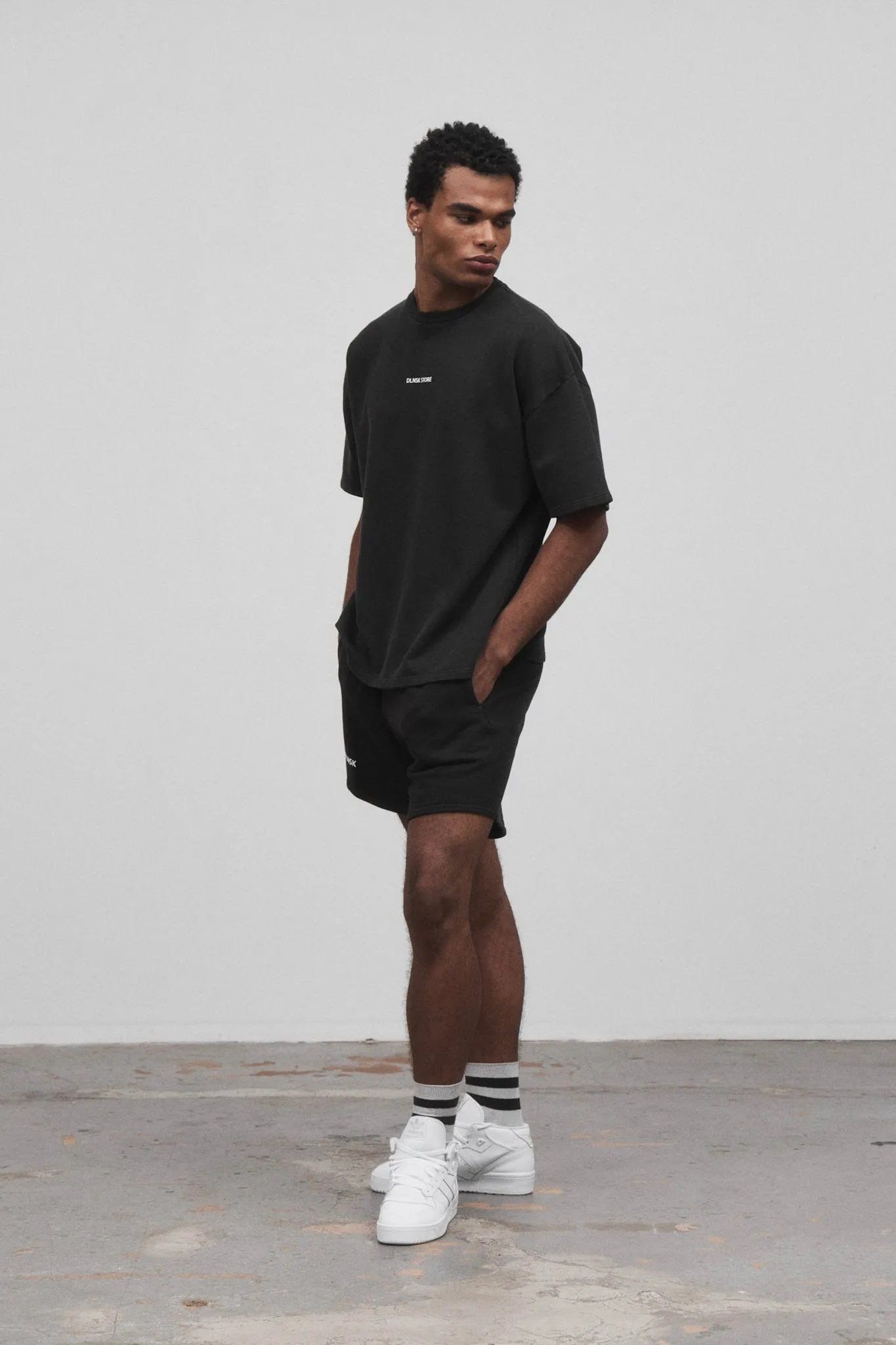 BOXY man SHORTS in WASHED GREY