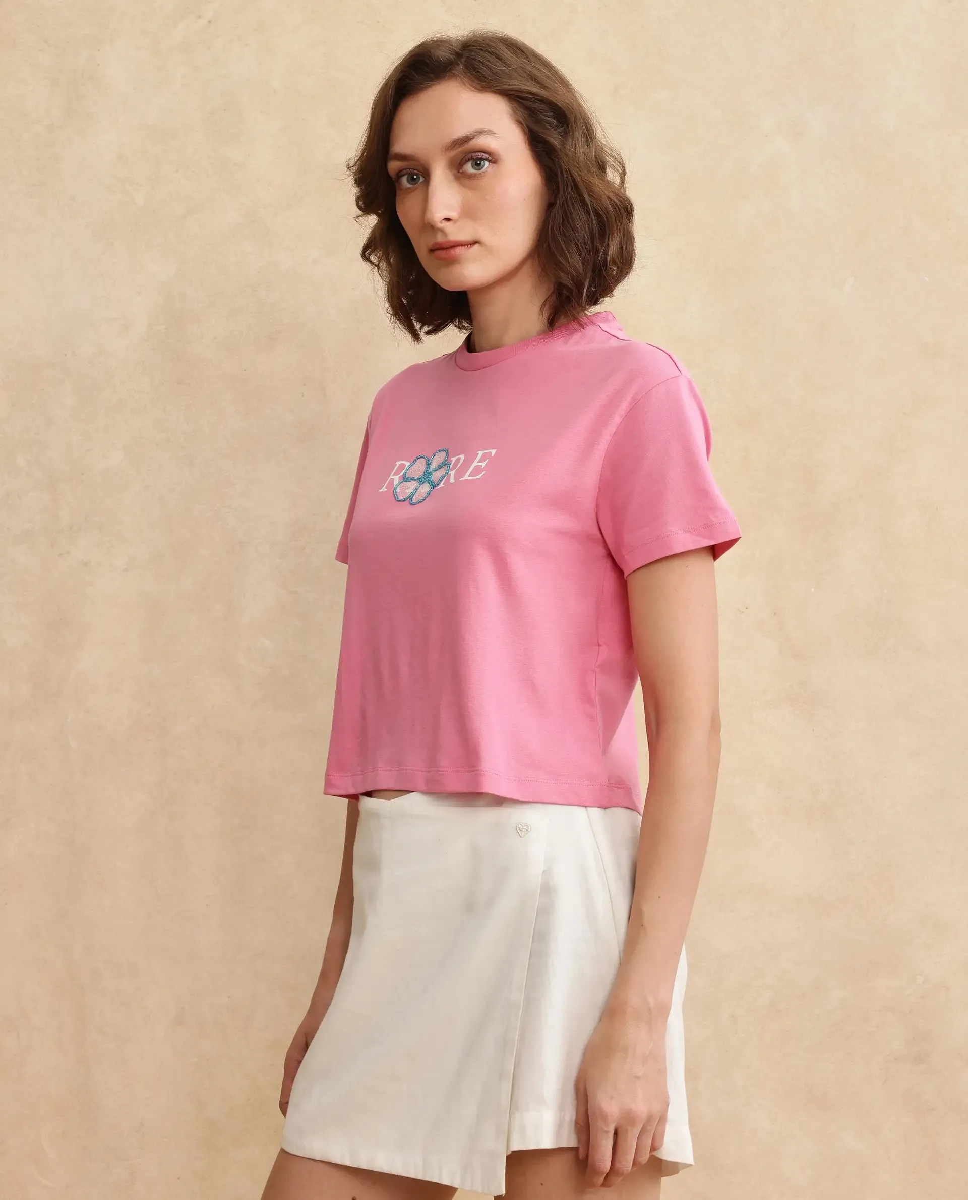 Rareism Women Jiver Light Pink Cotton Blend Fabric Short Sleeve Crew Neck Relaxed Fit Cropped Graphic Print T-Shirt