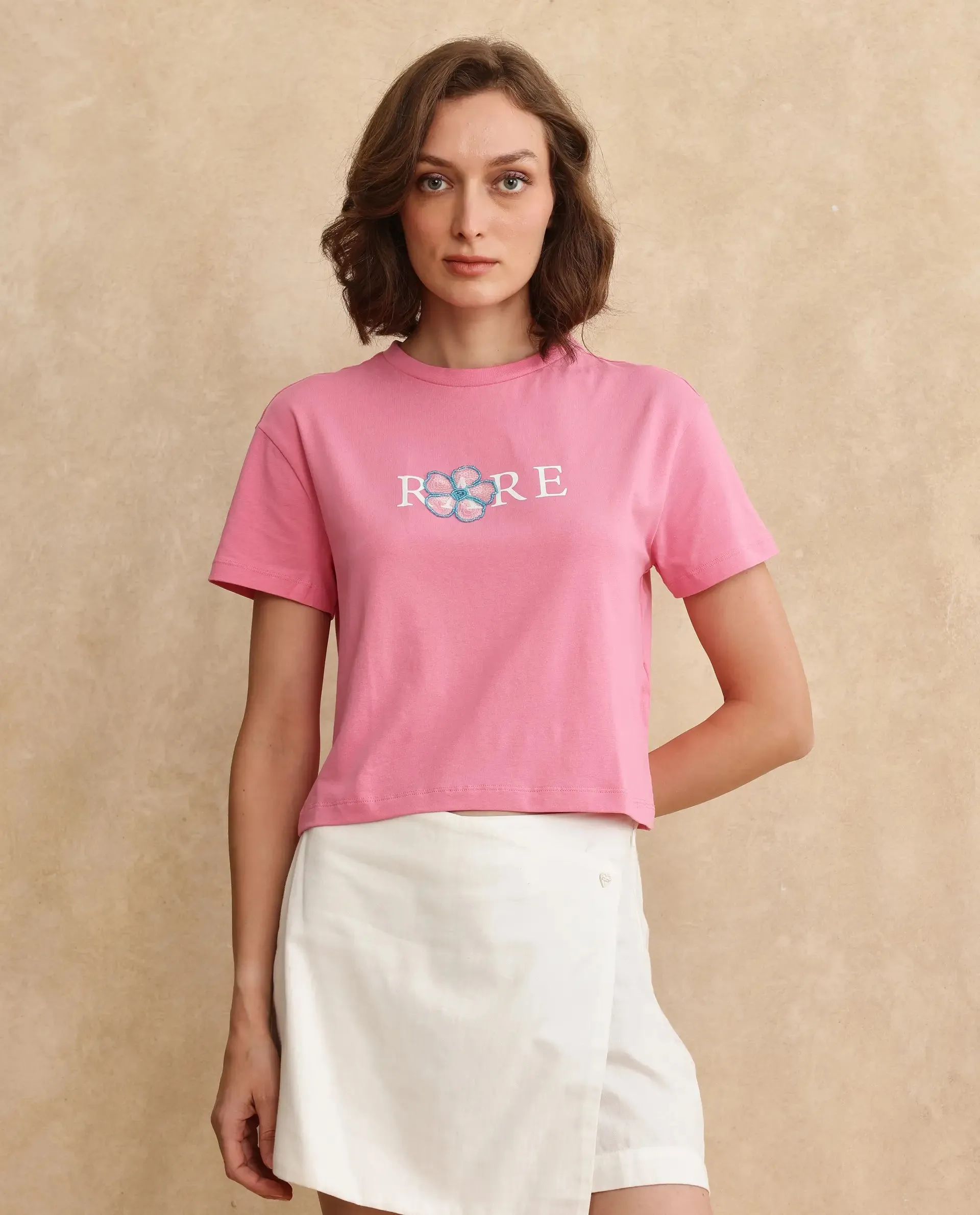 Rareism Women Jiver Light Pink Cotton Blend Fabric Short Sleeve Crew Neck Relaxed Fit Cropped Graphic Print T-Shirt