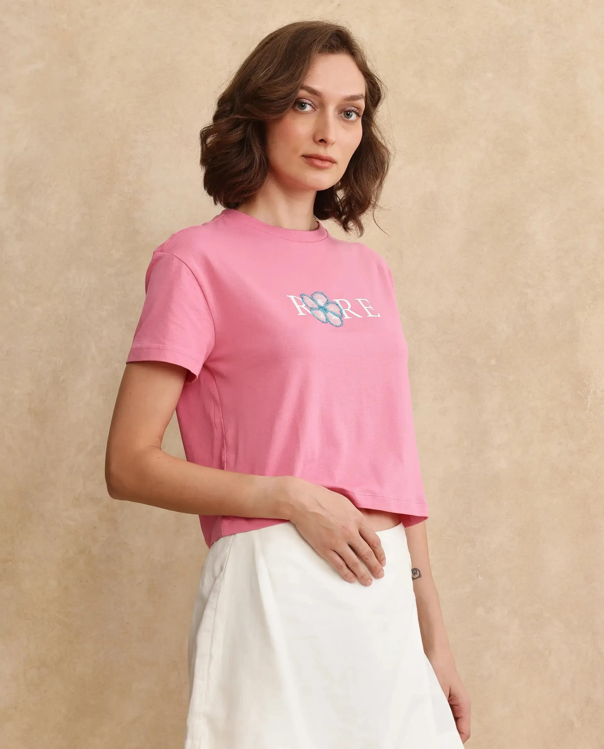 Rareism Women Jiver Light Pink Cotton Blend Fabric Short Sleeve Crew Neck Relaxed Fit Cropped Graphic Print T-Shirt