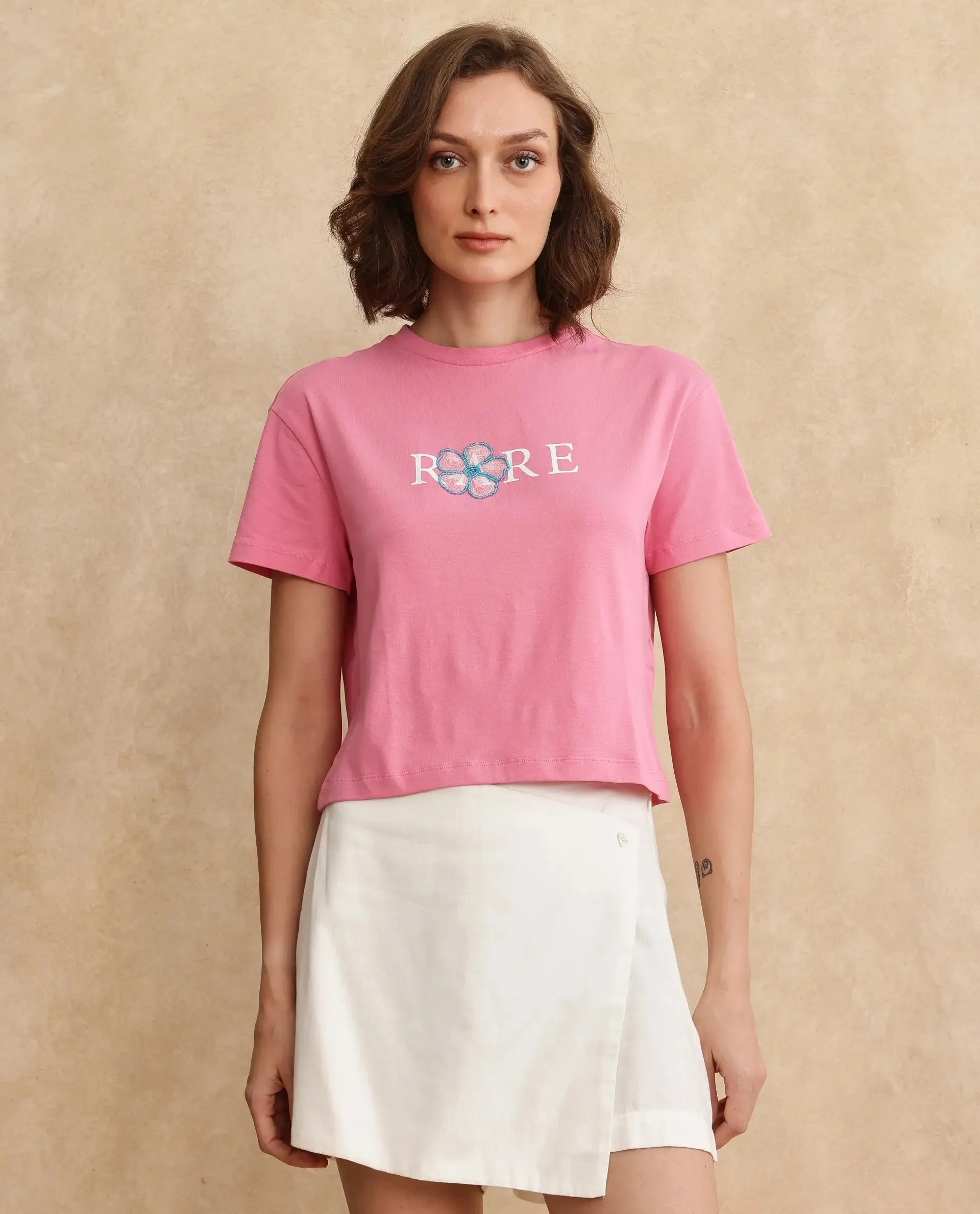 Rareism Women Jiver Light Pink Cotton Blend Fabric Short Sleeve Crew Neck Relaxed Fit Cropped Graphic Print T-Shirt