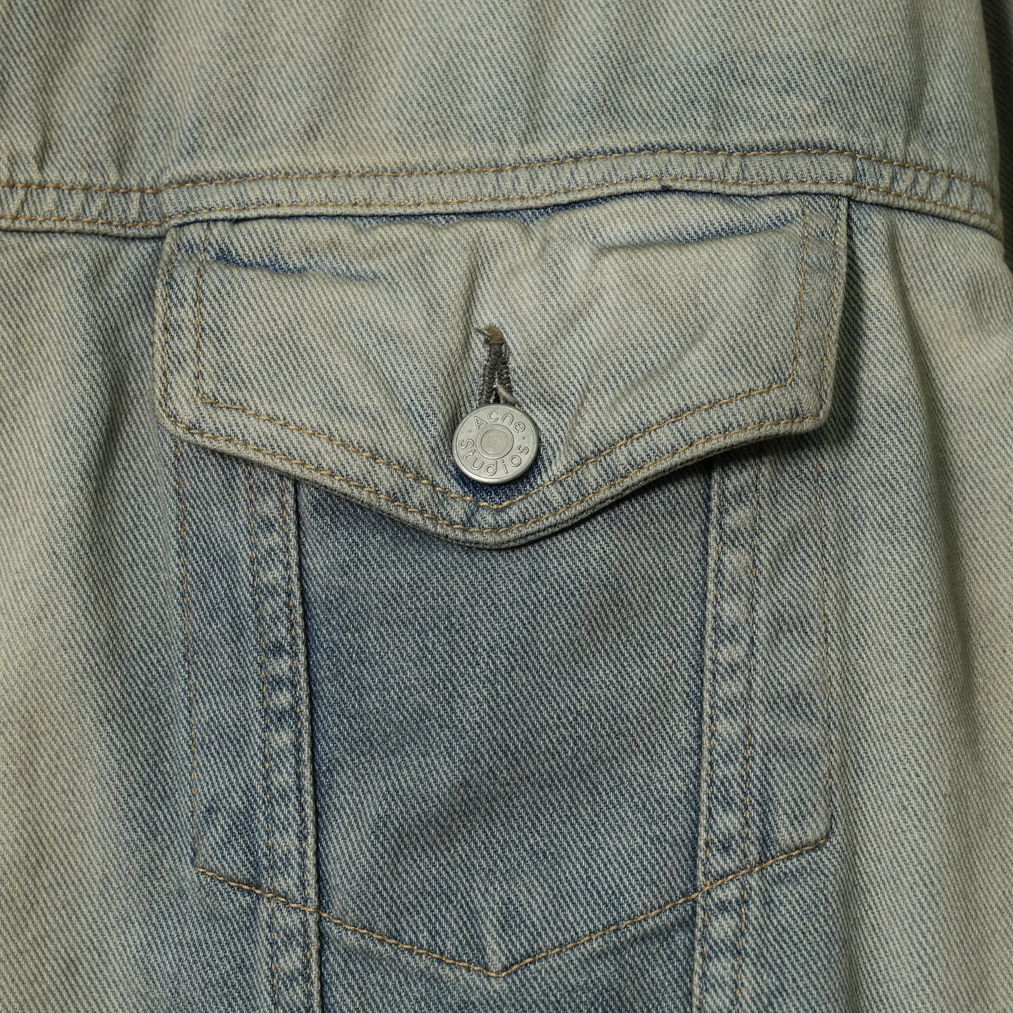 ROBERT U CARVER / LIGHT BLUE
