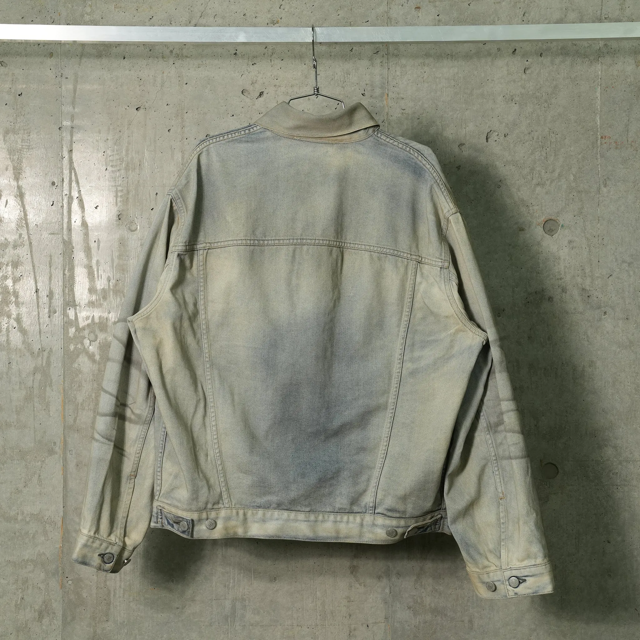 ROBERT U CARVER / LIGHT BLUE