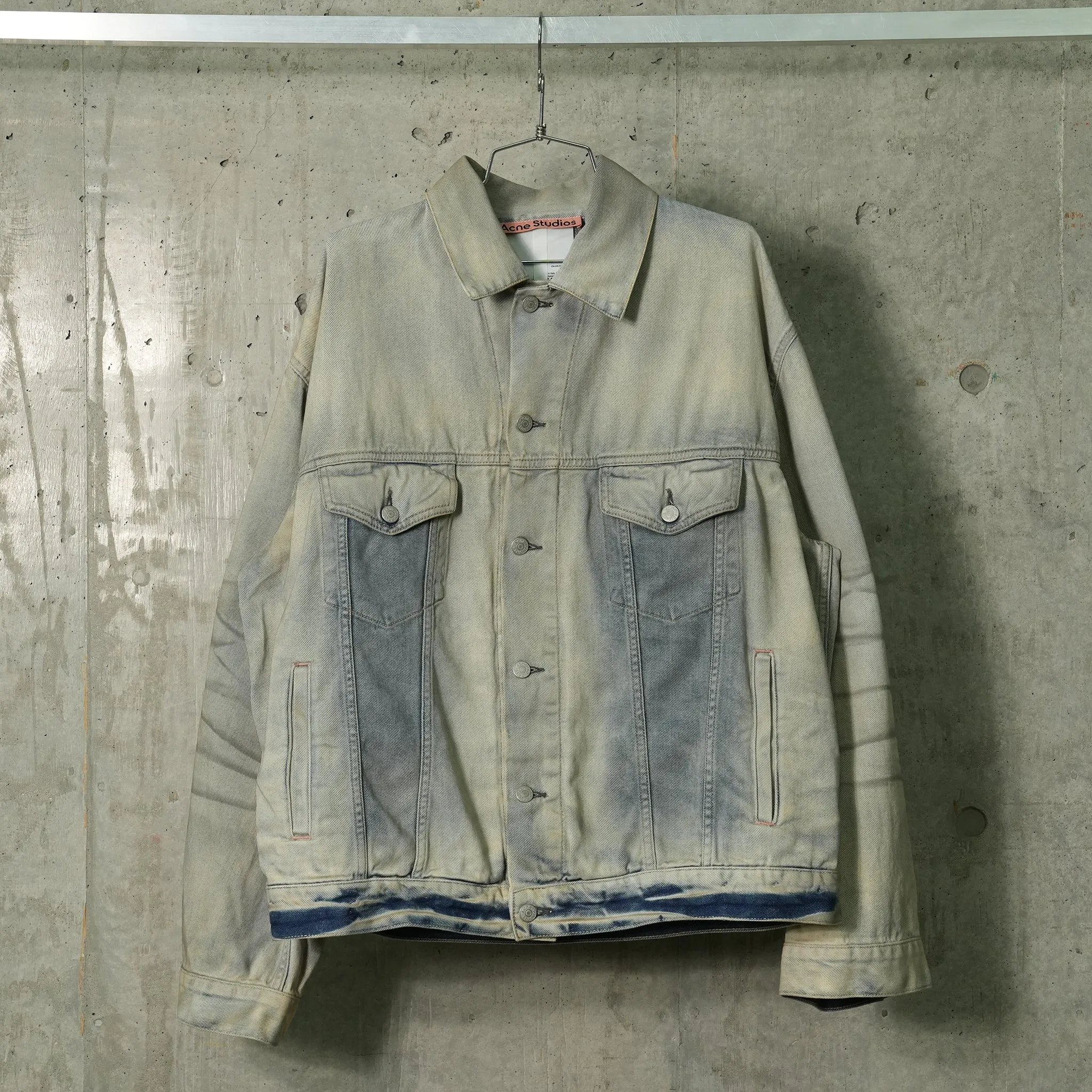 ROBERT U CARVER / LIGHT BLUE