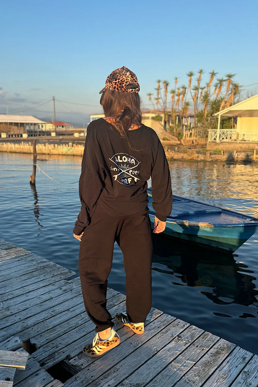 SURF ATTITUDE V SWEATSHIRT