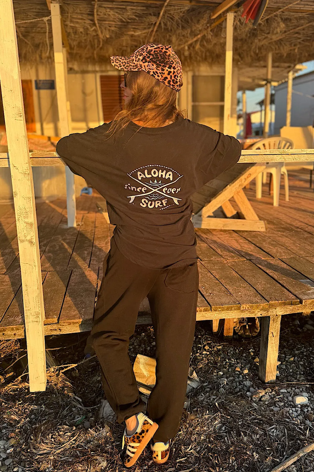 SURF ATTITUDE V SWEATSHIRT